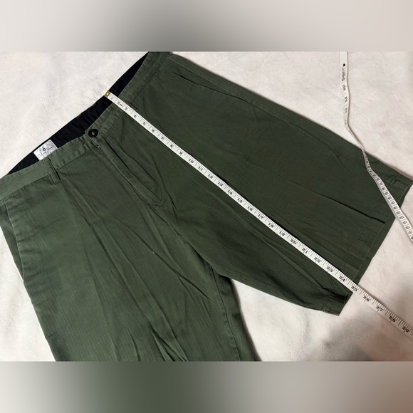 Volcom Corpo Class Collection Shorts - Picture 4 of 6